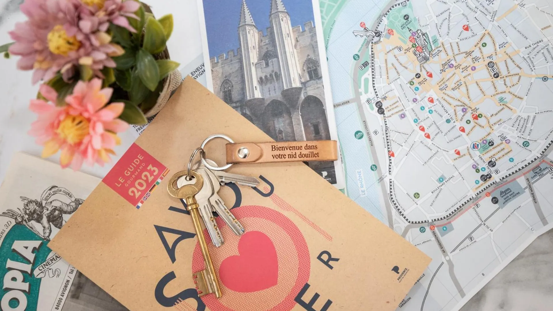 Votre Nid Douillet*Hyper Centre*Netflix/Wifi/Clim Appartement Avignon Frankrijk